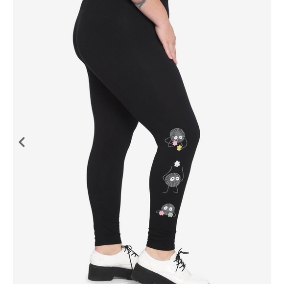 Her Universe Studio Ghibli Spirited Away Bathhouse Leggings Plus Size XL,2x,3X - Picture 2 of 5